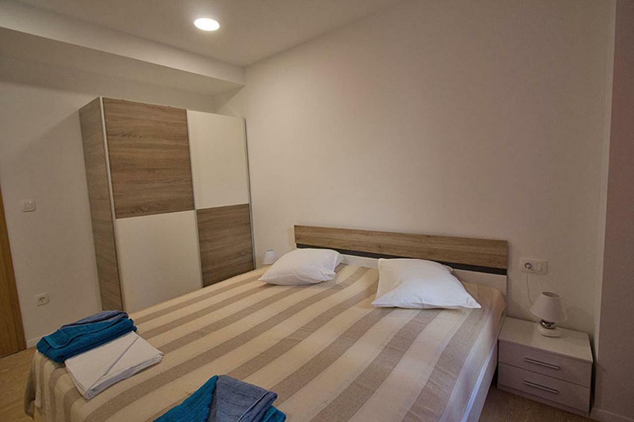 Apartment Carlitos Karlobag Bagian luar foto