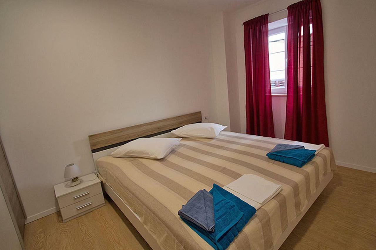 Apartment Carlitos Karlobag Bagian luar foto